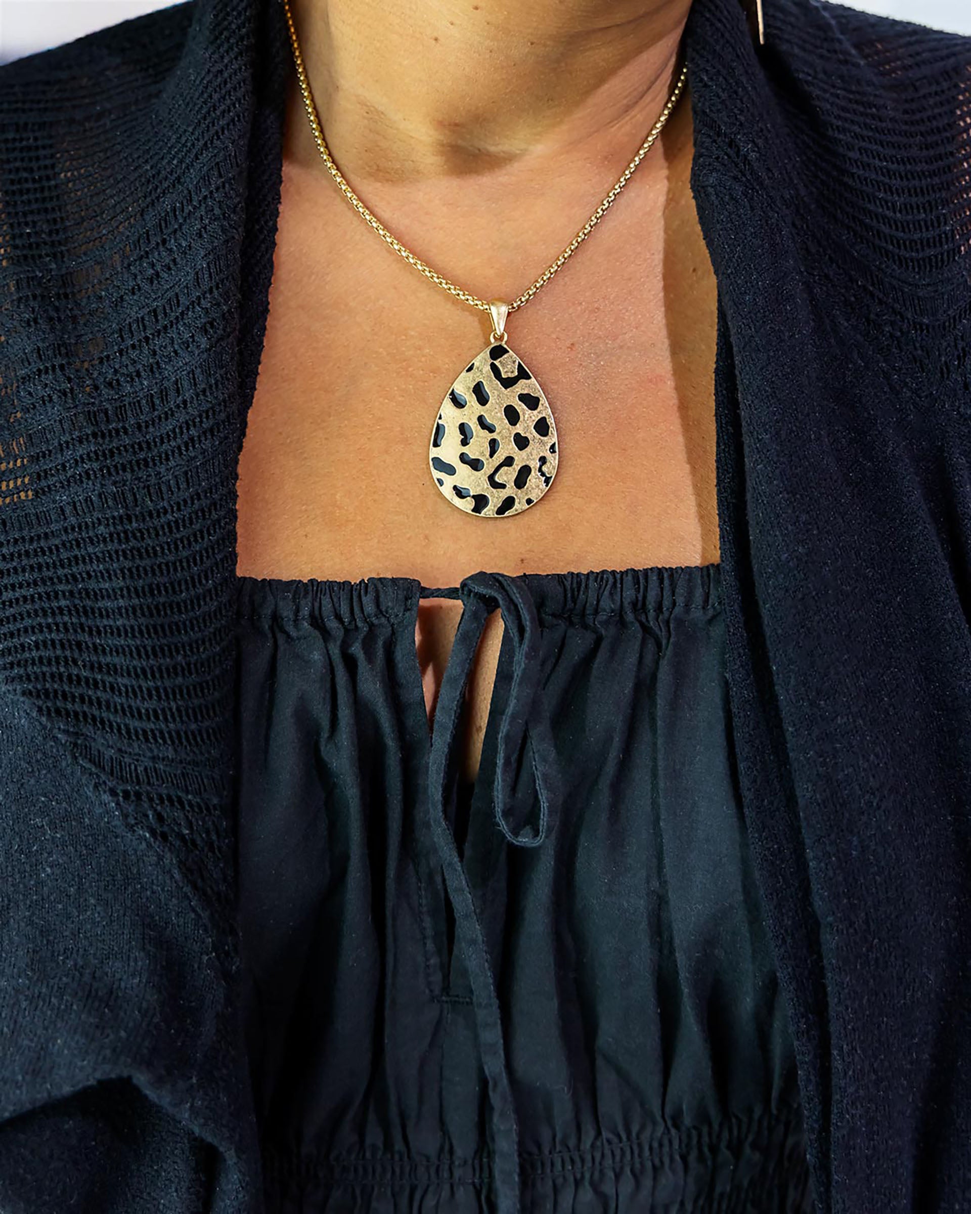 Leopard-Printed Teardrop Pendant Necklace – Fashion Jewelry by