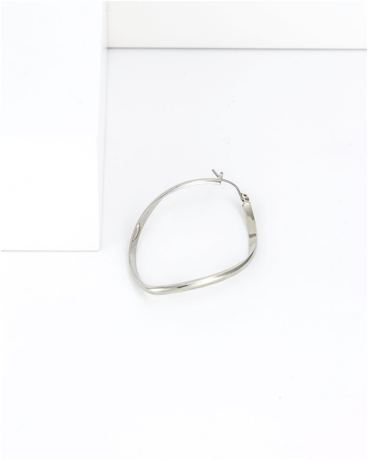 Dauplaise Jewelry - Obrit Opulence Hoops
