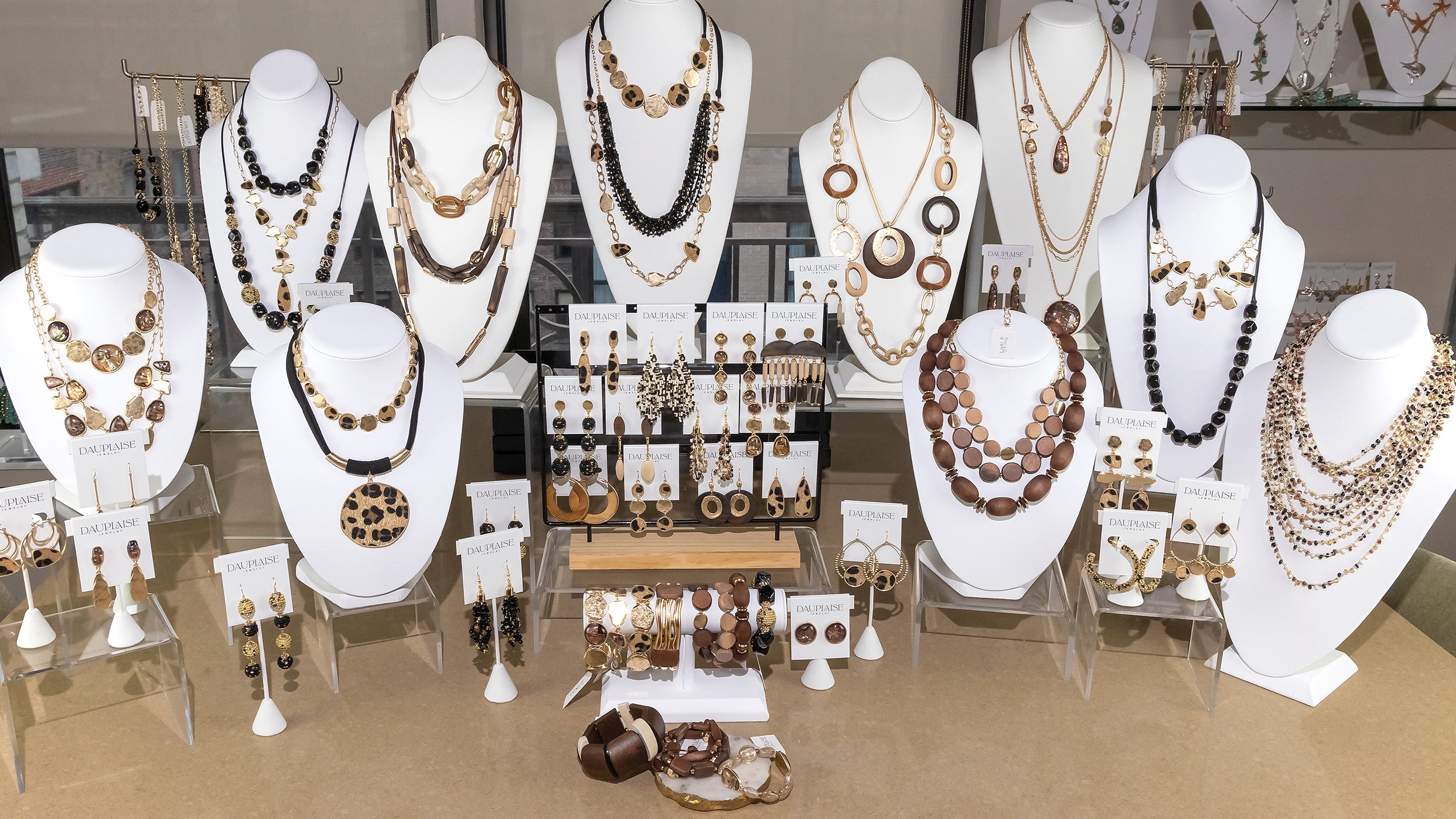 Dauplaise jewelry outlet